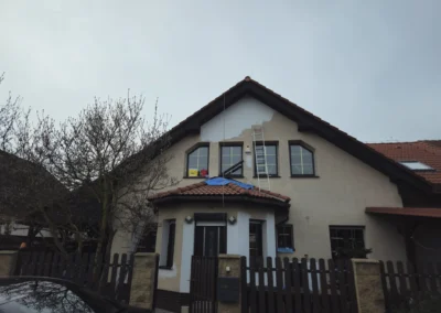 Výškové práce Praha a Středočeský kraj – profesionální čištění střechy tlakovou vodou